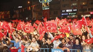 Alaşehir Cumhuriyet Bayramında İlyas Yalçıntaş'la coştu!