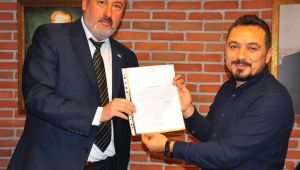 Özcan Mazbatasını Aldı