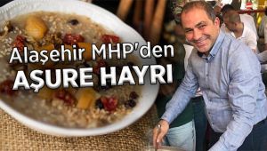 MHP Alaşehir vatandaşlara aşure dağıttı
