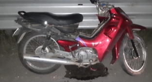 Alaşehir'de kamyonla motosikletin çarpışması sonucu 2 kişi yaralandı