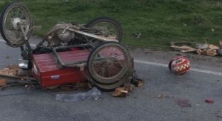 Alaşehir'de traktöre çarpan sepetli motosikletin sürücüsü hayatını kaybetti