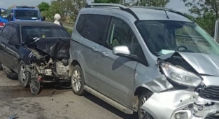 Manisa'da zincirleme kazada 5 kişi yaralandı