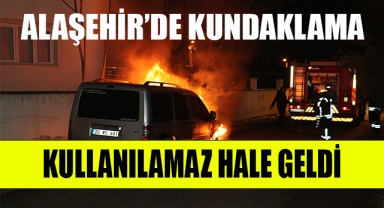 Alaşehir'de kundaklanan otomobil kullanılamaz hale geldi